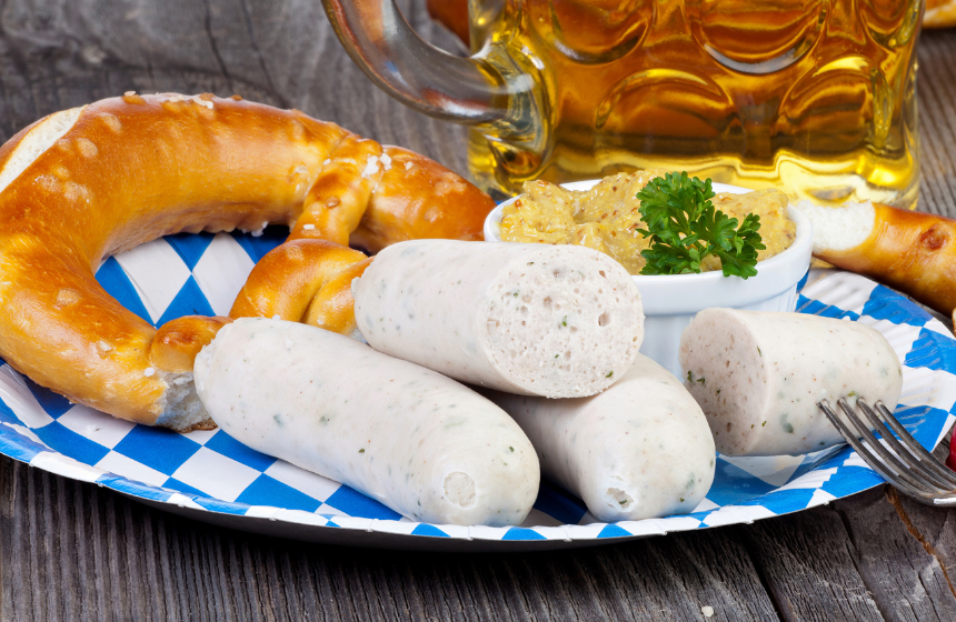 Wei&szlig;wurst, i w&uuml;rstel bavaresi con senape e bretzel